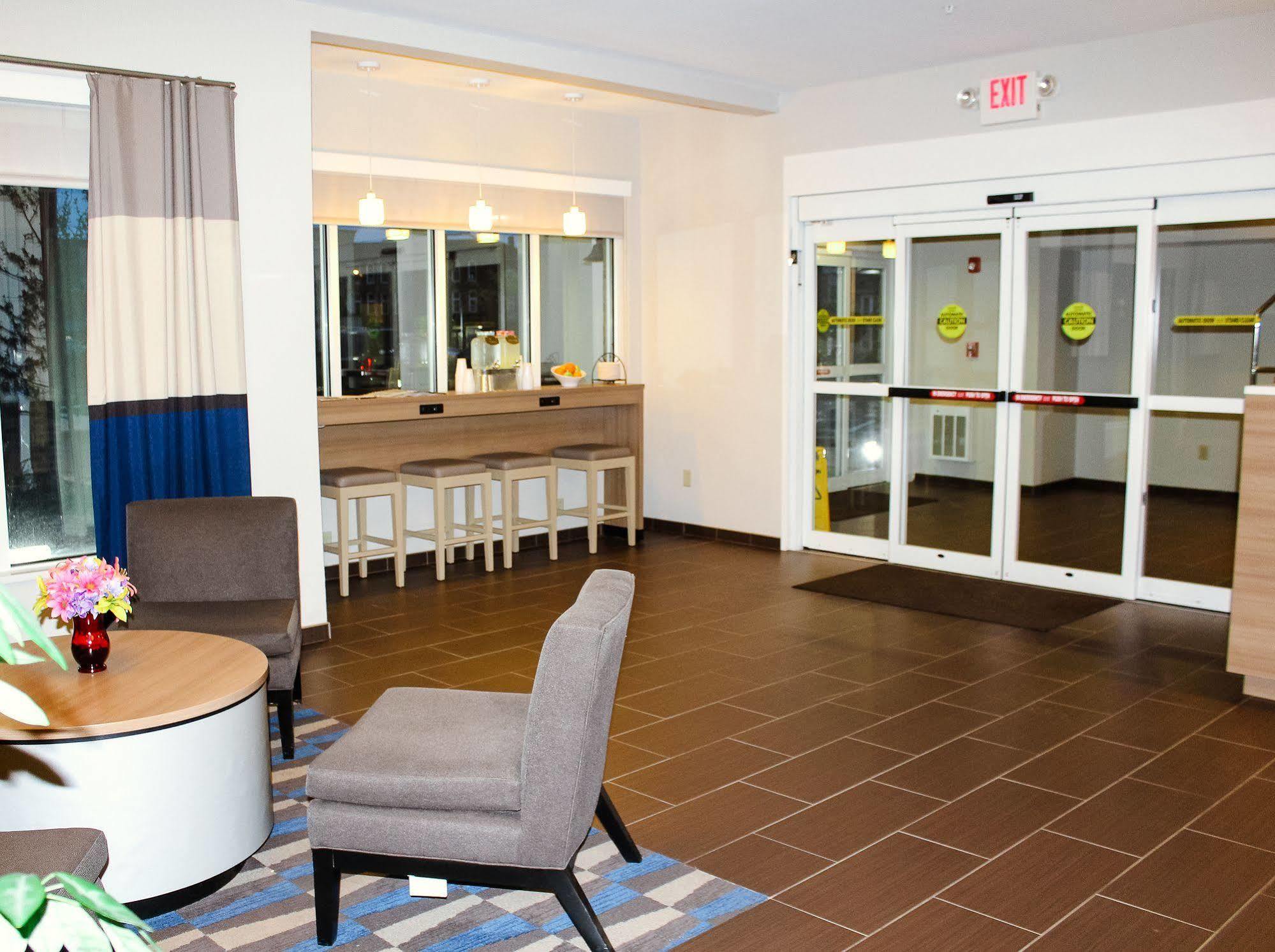 Microtel Inn & Suites By Wyndham - Penn Yan Exteriör bild